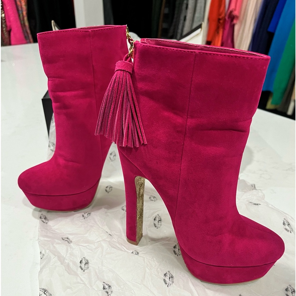 Bright Pink Suede boots w/tassles. Gold glitter bottom 5”heel, 1”platform. Size5